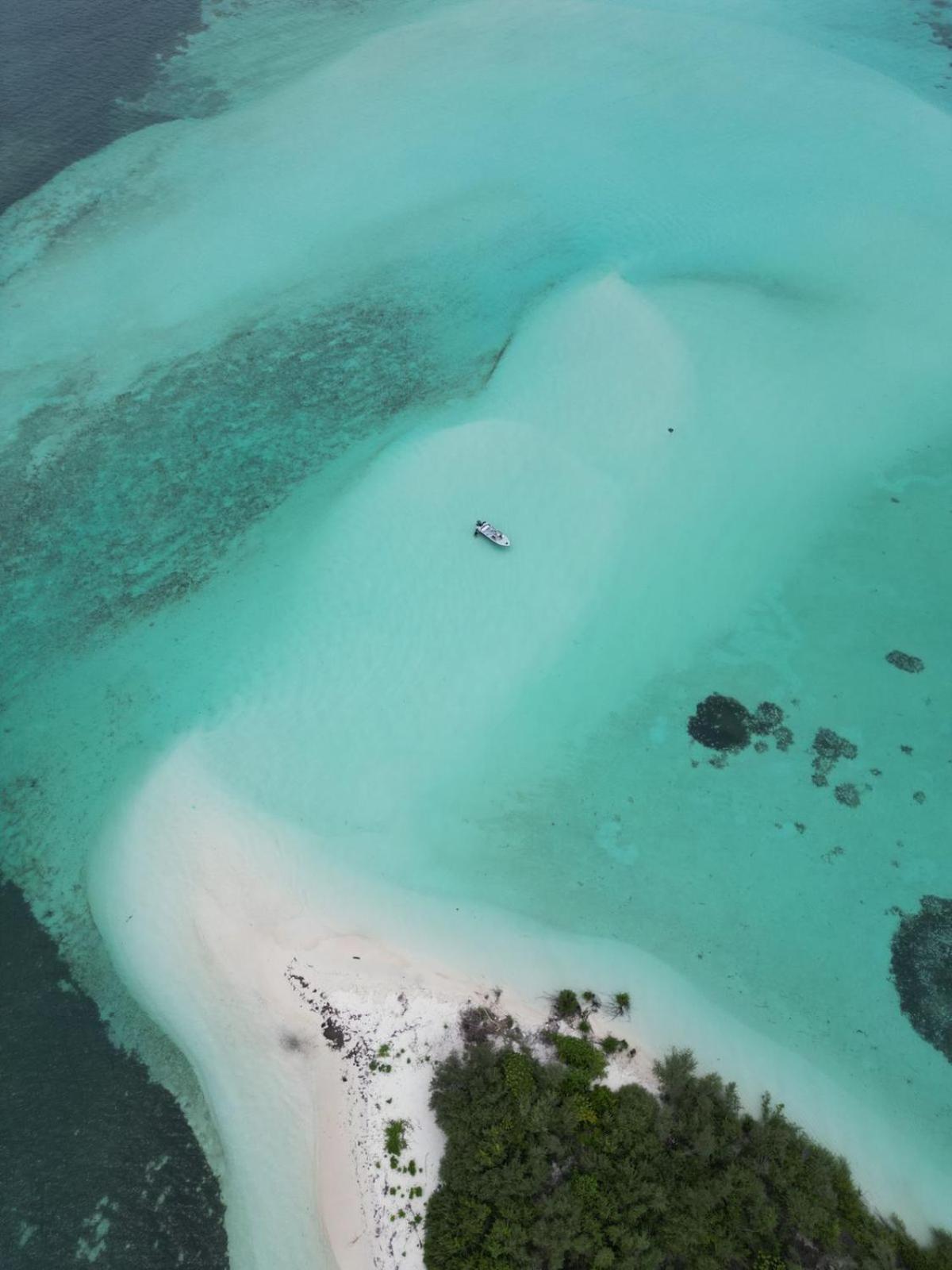 Отель Isla Retreat Fehendhoo Экстерьер фото
